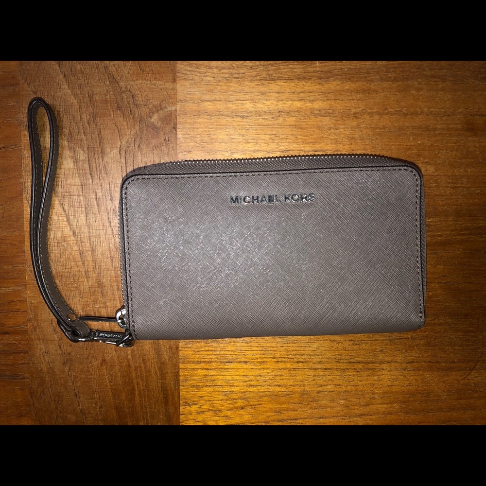 Micheal Kors Wristlet